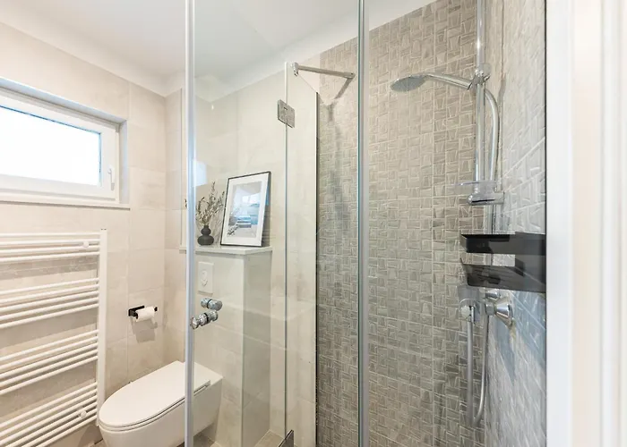 Appartement 3 Bed Sleeps 6 - Large Terrace & Free Parking *