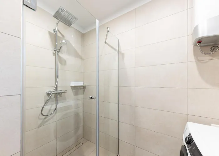 3 Bed Sleeps 6 - Large Terrace & Free Parking * Kaštela